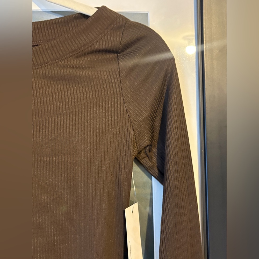 Heart +Hips Ribbed Long Sleeve Wide Neck Top With Four Button Detail - NWT - Picture 10 of 17